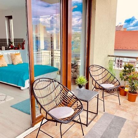 Sunny Deluxe Apt. & Terrace Boedapest Buitenkant foto