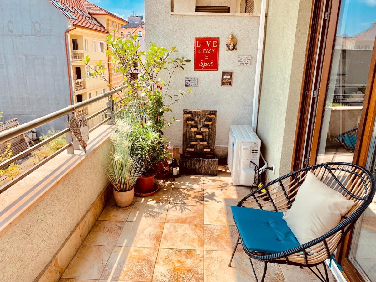Sunny Deluxe Apt. & Terrace Boedapest Buitenkant foto