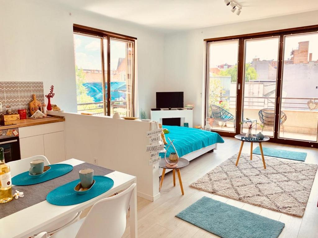 Sunny Deluxe Apt. & Terrace Boedapest Buitenkant foto