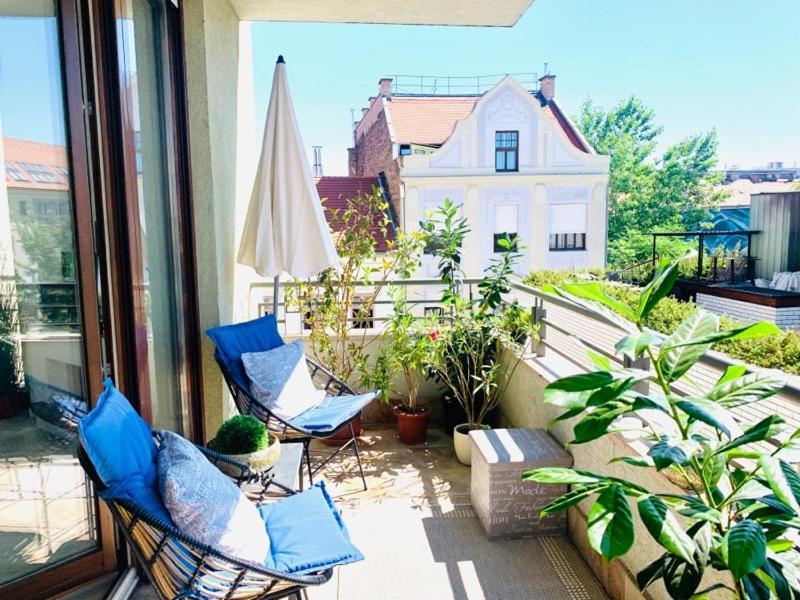 Sunny Deluxe Apt. & Terrace Boedapest Buitenkant foto