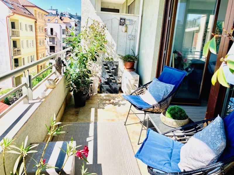 Sunny Deluxe Apt. & Terrace Boedapest Buitenkant foto