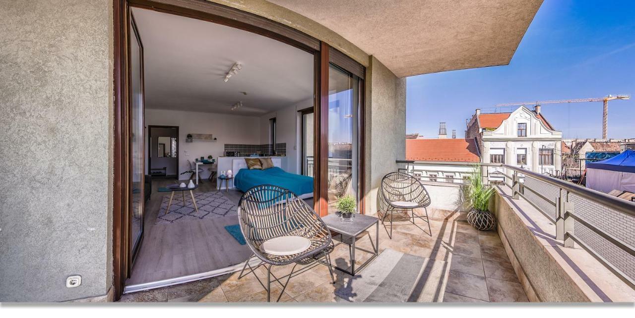 Sunny Deluxe Apt. & Terrace Boedapest Buitenkant foto