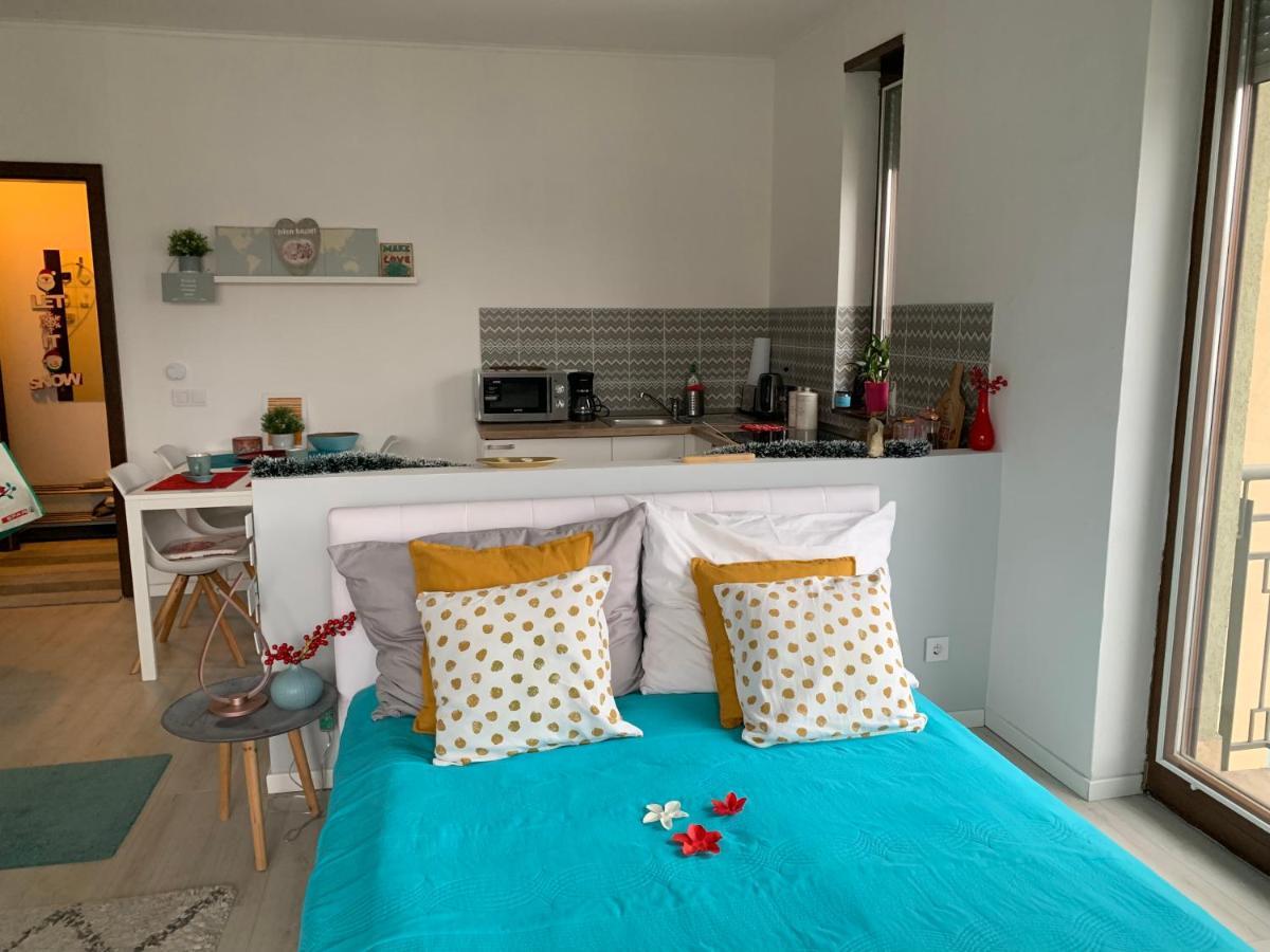 Sunny Deluxe Apt. & Terrace Boedapest Buitenkant foto